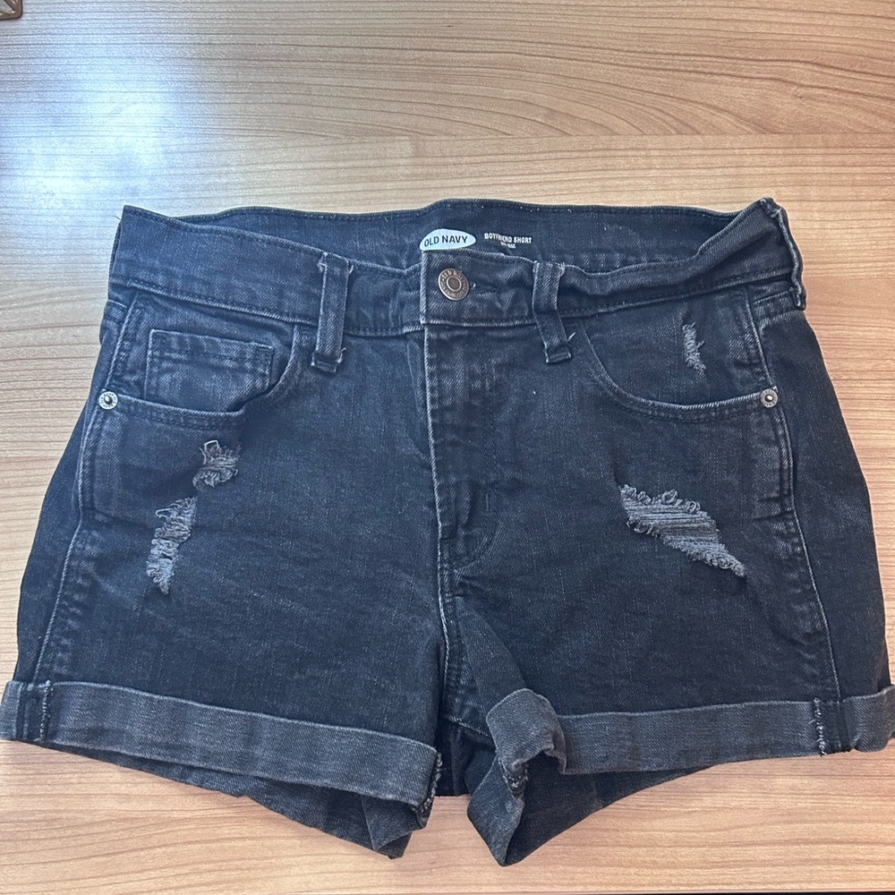 Old Navy Women’s Boyfriend short. Size 2